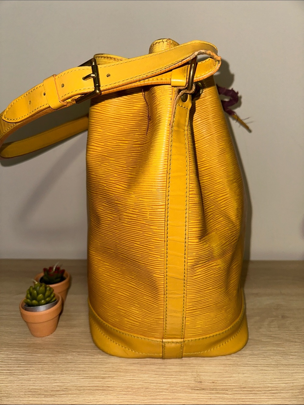 Louis Vuitton Yellow Epi Leather Drawstring Hobo - Picture 3 of 16